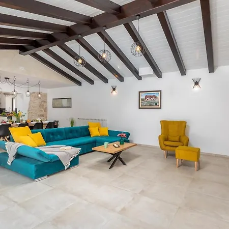 Lovely In Svetvincenat With Jacuzzi Holiday home
